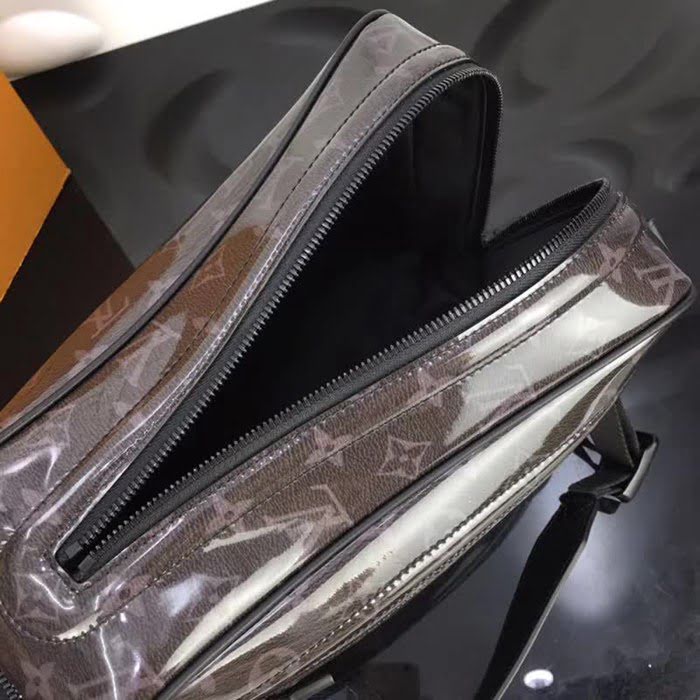 路易威登LV頂級原單2018秋冬新款M43884亮光黑花 相機包 路易威登字母壓紋 可手提斜跨 YDH2132